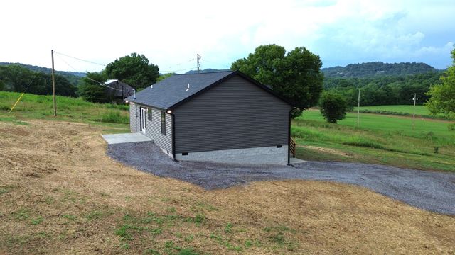 817 Smith Bend Ln, Gainesboro, TN 38562
