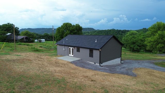 817 Smith Bend Ln, Gainesboro, TN 38562