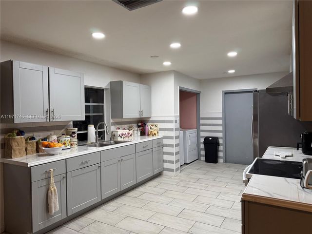 4431 NE 1st Ter, Deerfield Beach, FL 33064