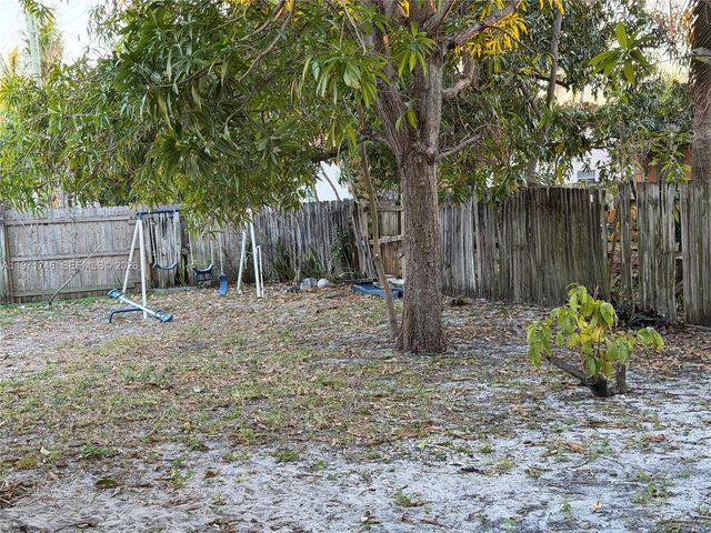 4431 NE 1st Ter, Deerfield Beach, FL 33064