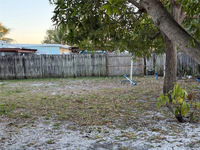 4431 NE 1st Ter, Deerfield Beach, FL 33064