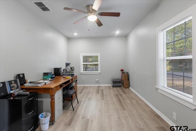 402 E Barrett, Tyler, TX 75702