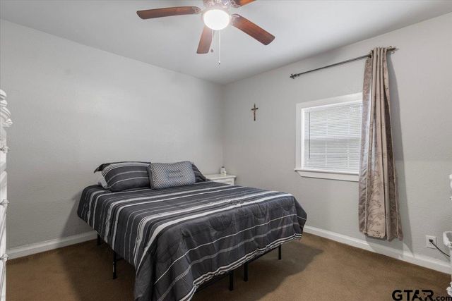 402 E Barrett, Tyler, TX 75702