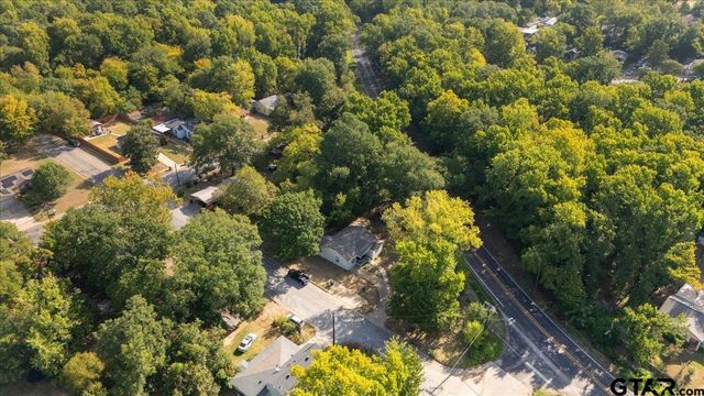 402 E Barrett, Tyler, TX 75702