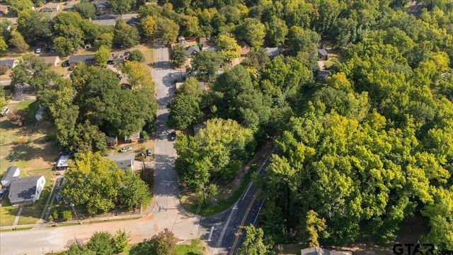 402 E Barrett, Tyler, TX 75702