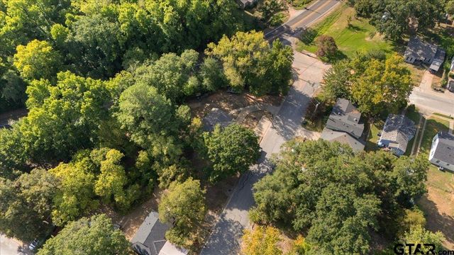 402 E Barrett, Tyler, TX 75702