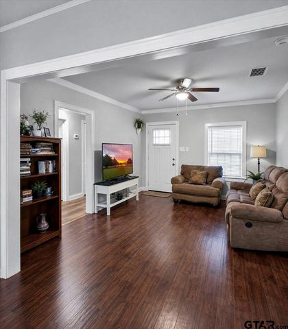 402 E Barrett, Tyler, TX 75702