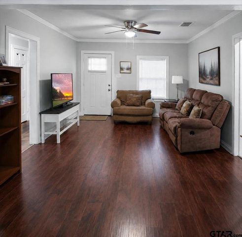 402 E Barrett, Tyler, TX 75702