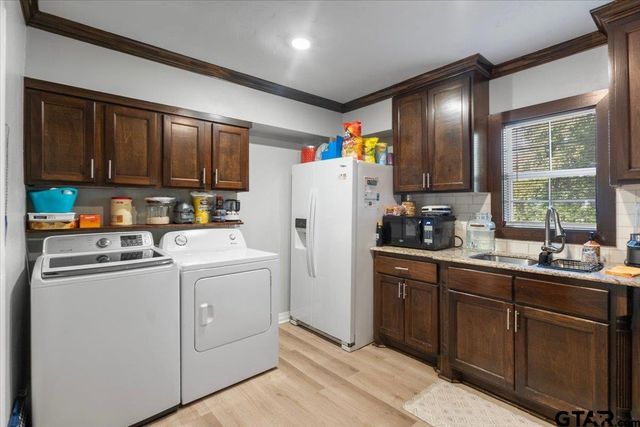 402 E Barrett, Tyler, TX 75702