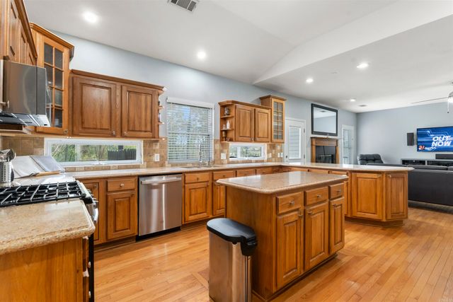 100 Penbay Place, Hot Springs National Park, AR 71901