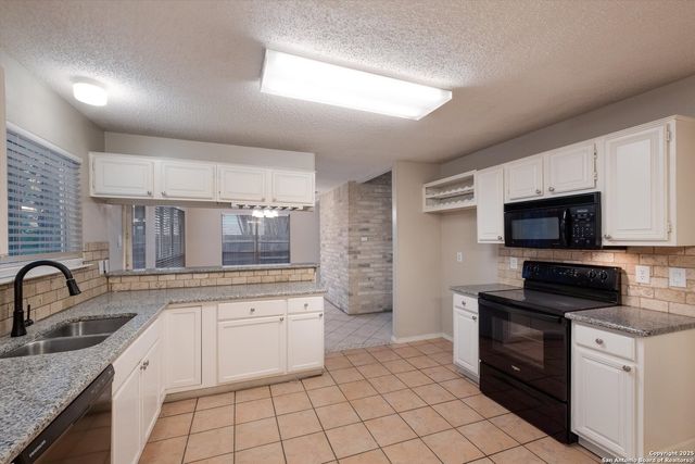 10702 Lake Path, San Antonio, TX 78217