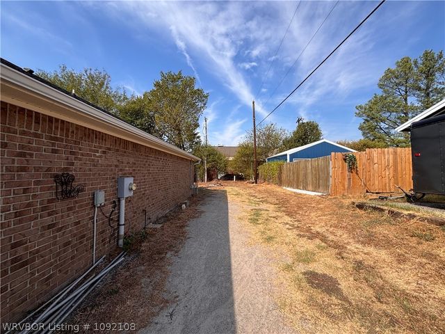 1207 12Th Street, Barling, AR 72923