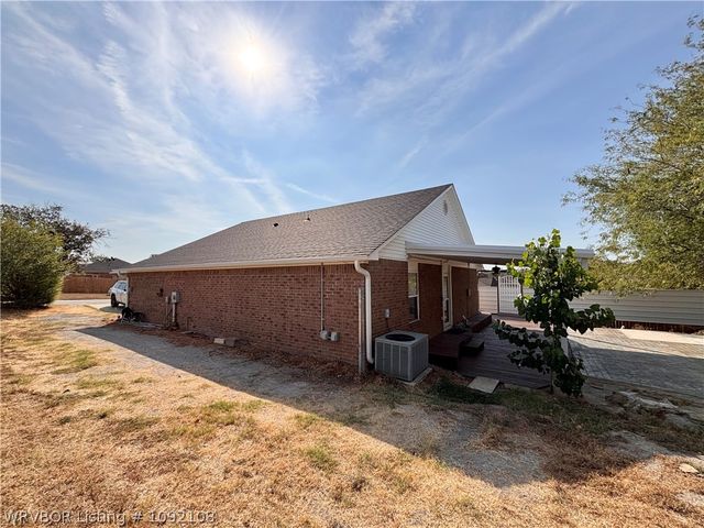 1207 12Th Street, Barling, AR 72923