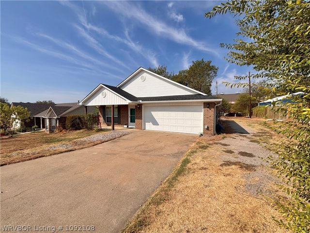 1207 12Th Street, Barling, AR 72923