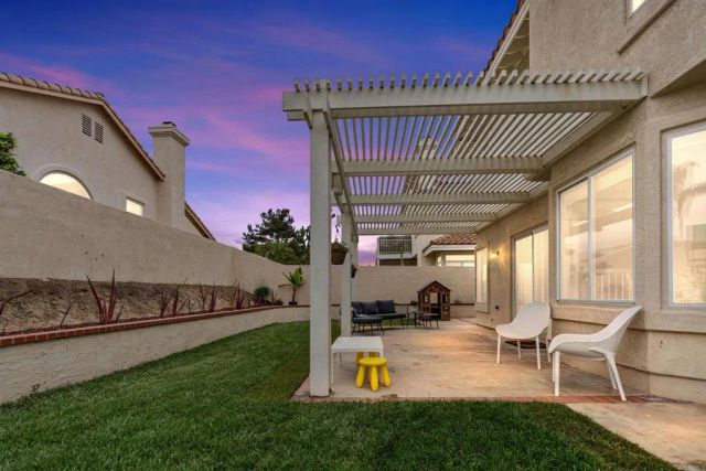 3702 Southridge Way, Oceanside, CA 92056