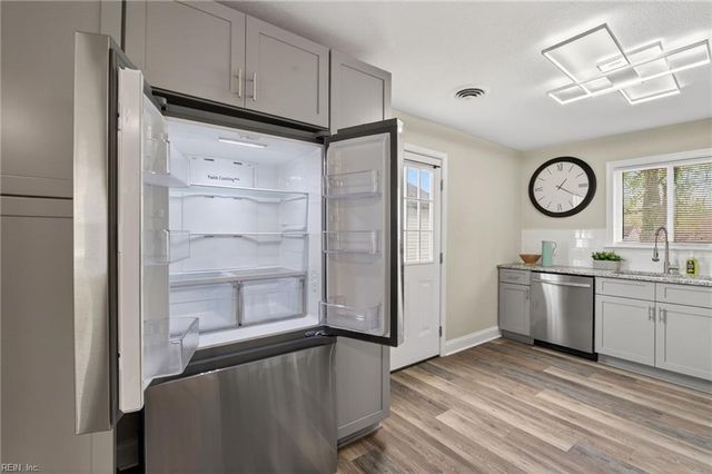 1554 N King ST, Hampton, VA 23669