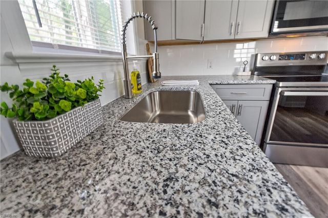 1554 N King ST, Hampton, VA 23669