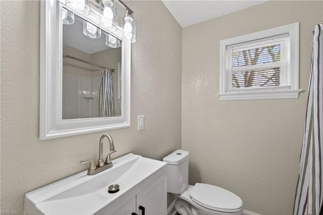 1554 N King ST, Hampton, VA 23669