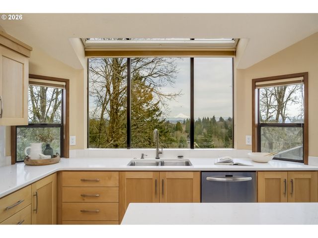 2912 ORCHARD HILL Pl, Lake Oswego, OR 97035
