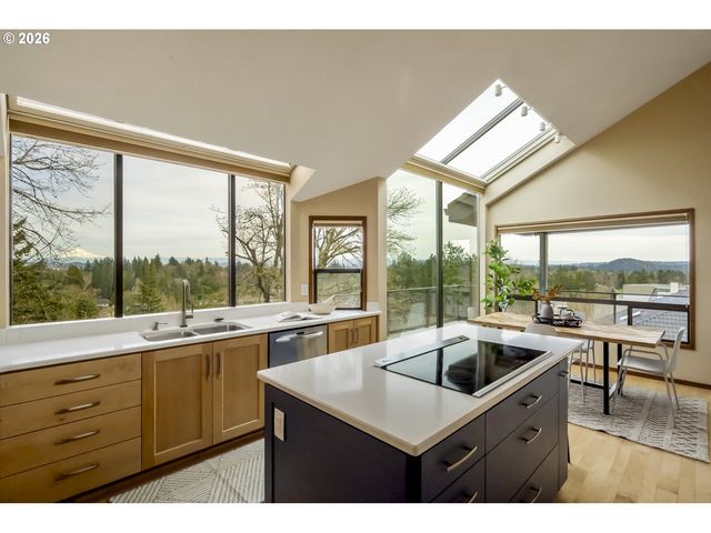 2912 ORCHARD HILL Pl, Lake Oswego, OR 97035