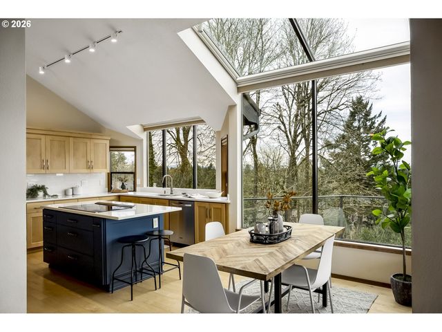 2912 ORCHARD HILL Pl, Lake Oswego, OR 97035