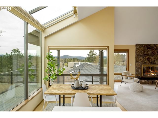 2912 ORCHARD HILL Pl, Lake Oswego, OR 97035