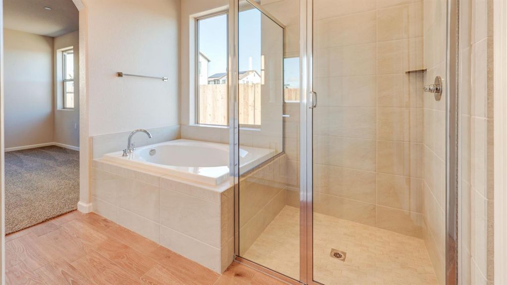 Image 15 of property listing at 2463 E O'keefe Drive, Fresno, CA 93720