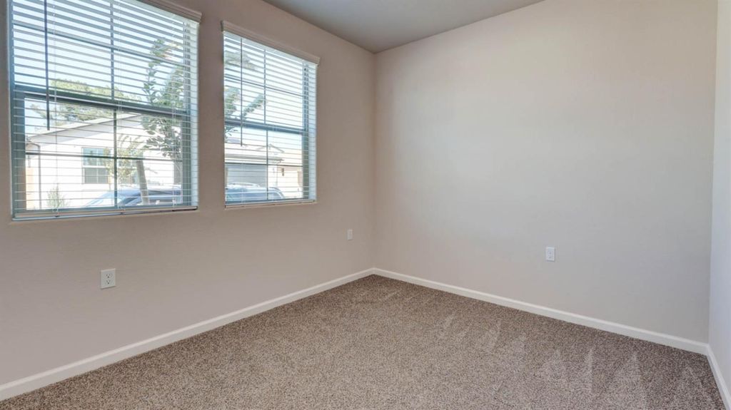 Image 24 of property listing at 2463 E O'keefe Drive, Fresno, CA 93720