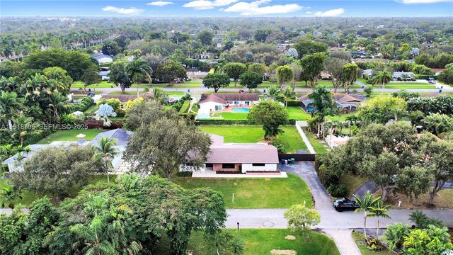 9760 SW 119th St, Miami, FL 33176