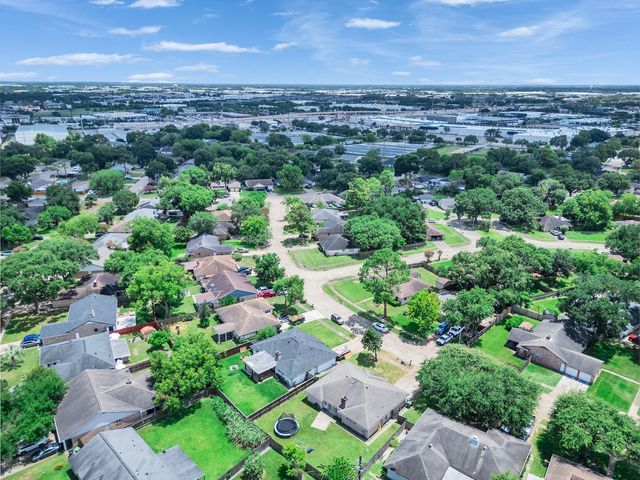 11010 Whittingham Lane, Houston, TX 77099