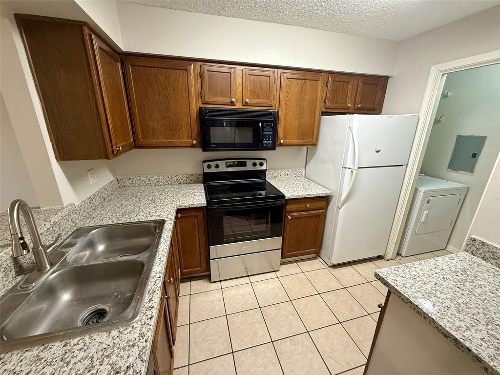 25144 Budde Road 7, Spring, TX 77380