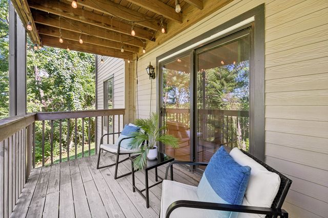 243 Summit Ridge Dr, Nashville, TN 37215