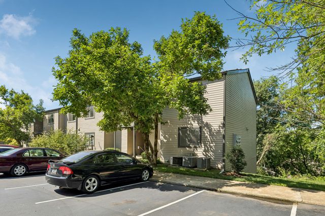 243 Summit Ridge Dr, Nashville, TN 37215
