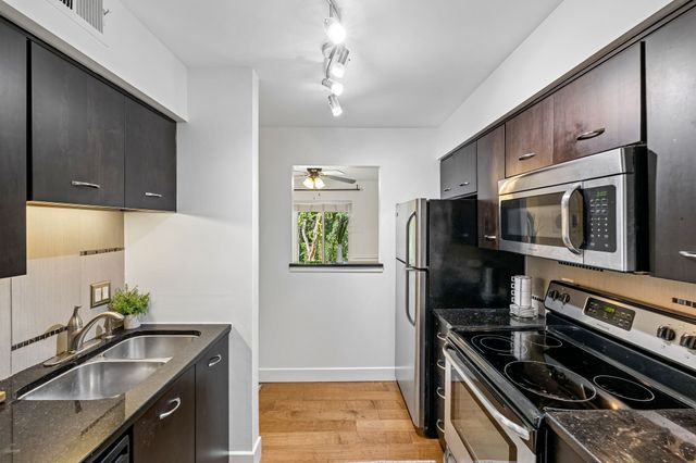 243 Summit Ridge Dr, Nashville, TN 37215