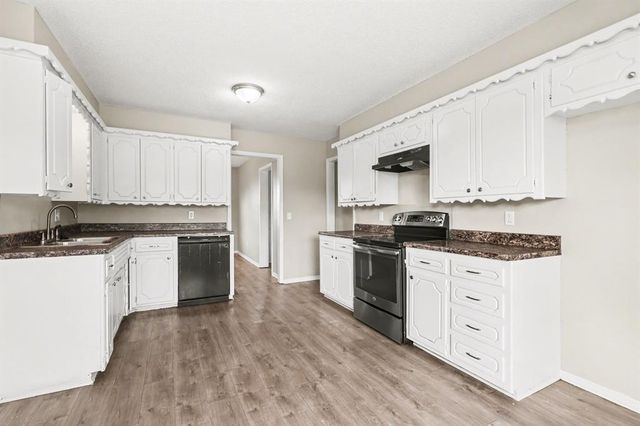 5825 NW 72nd Street, Warr Acres, OK 73132