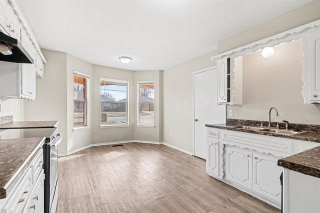 5825 NW 72nd Street, Warr Acres, OK 73132