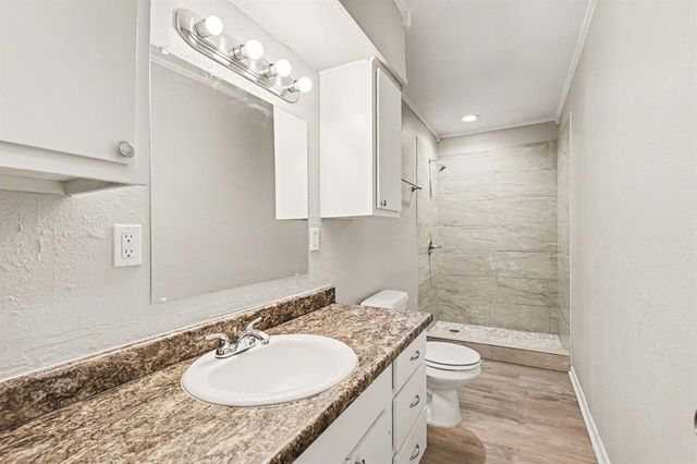 5825 NW 72nd Street, Warr Acres, OK 73132