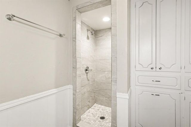 5825 NW 72nd Street, Warr Acres, OK 73132