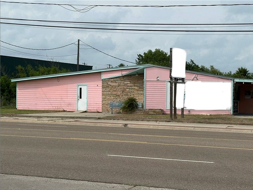 306 E Goodnight Ave, Aransas Pass, TX 78336 — exterior