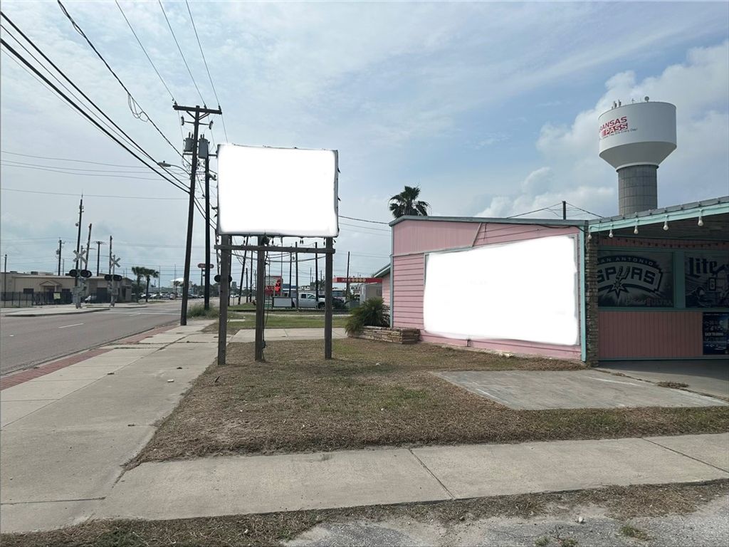 306 E Goodnight Ave, Aransas Pass, TX 78336 — photo 4