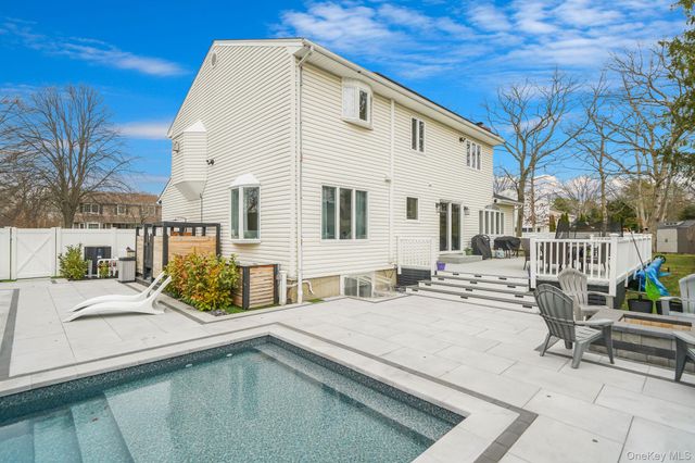 6 Crusader Lane, Nesconset, NY 11767