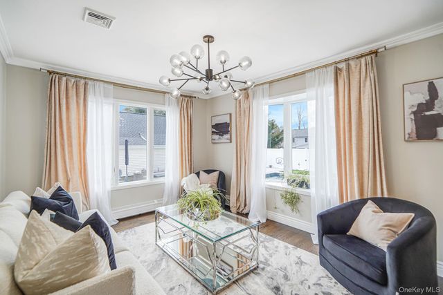 6 Crusader Lane, Nesconset, NY 11767