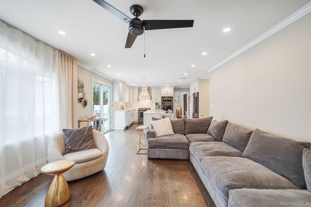 6 Crusader Lane, Nesconset, NY 11767