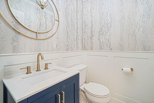 6 Crusader Lane, Nesconset, NY 11767