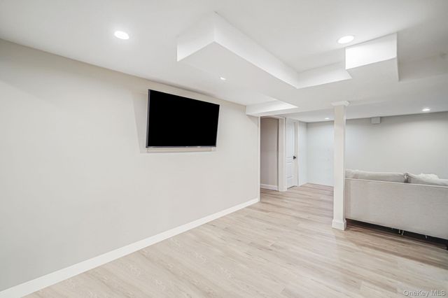 6 Crusader Lane, Nesconset, NY 11767