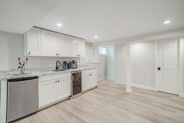 6 Crusader Lane, Nesconset, NY 11767