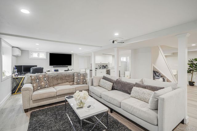 6 Crusader Lane, Nesconset, NY 11767