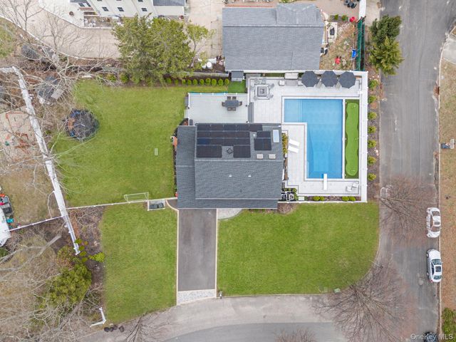 6 Crusader Lane, Nesconset, NY 11767