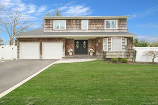 6 Crusader Lane, Nesconset, NY 11767