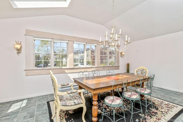 10 Fortune Court, Commack, NY 11725